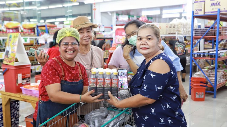 ปังจริงๆร้านพี่ญาคนรุม คลอง3ปทุมฯ คนแห่นำบิลซื้อของแลกน้ำปลาร้าจ่าวิรัชฟรี