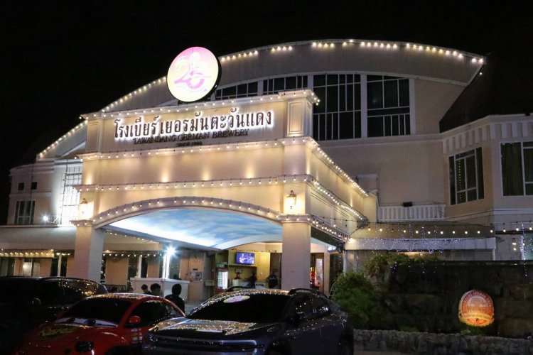 โรงเบียร์เยอรมันตะวันแดง อัดแน่น 15 คอนเสิร์ต 3 สาขาท้าลมฝน!