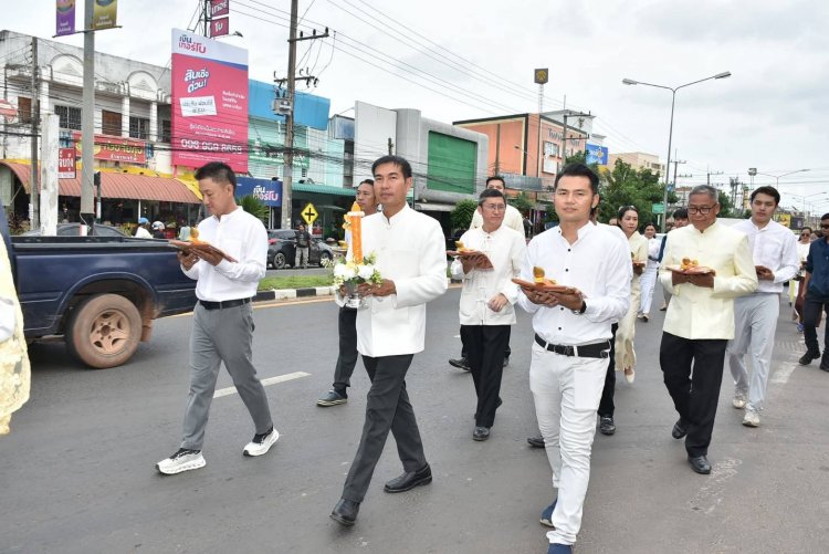2 สส. ภท.ร่วมงานเทศบาลเมืองอำนาจเจริญจัดประเพณี แห่เทียนเข้าพรรษา ประจำปี 2568