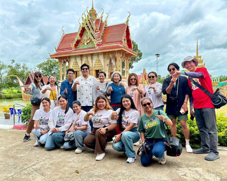ททท.ร่วมบุญถวายเทียนเข้าพรรษาวัดพระธาตุสุพรรณหงส์ศรีสะเกษ