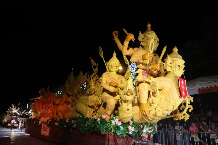ททท.ต่อยอดความสำเร็จแห่เทียนพรรษาลุยปลุกเที่ยวอุบลฯคึกคักต่อเนื่อง