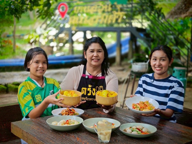 เมนูส้มตำผลไม้ตามฤดูกาล@บ้านสวนคุณส้มตำ แซ่บเวอร์คู่เมืองตรัง