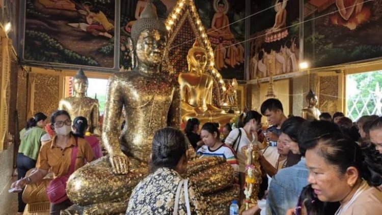 ปชช.ทั่วสารทิศแห่ปิดทอง-ไหว้ขอพร “พระเจ้าใหญ่” วัดหงส์บุรีรัมย์เสริมสิริมงคล