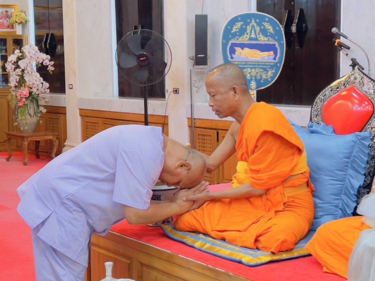 เจ้าคณะจังหวัดพิจิตรลาสิกขาแล้วท่ามกลางบรรยากาศวัดท่าหลวงที่เงียบเหงา