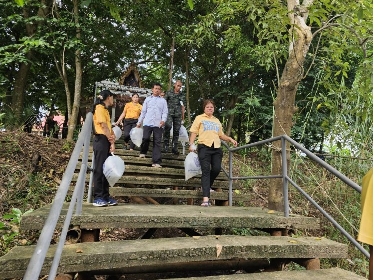 ชาวปราจีนฯรวมใจปล่อยปลา 68 ล้านตัวพร้อมจุดโคมเทียนถวายเป็นพระราชกุศล