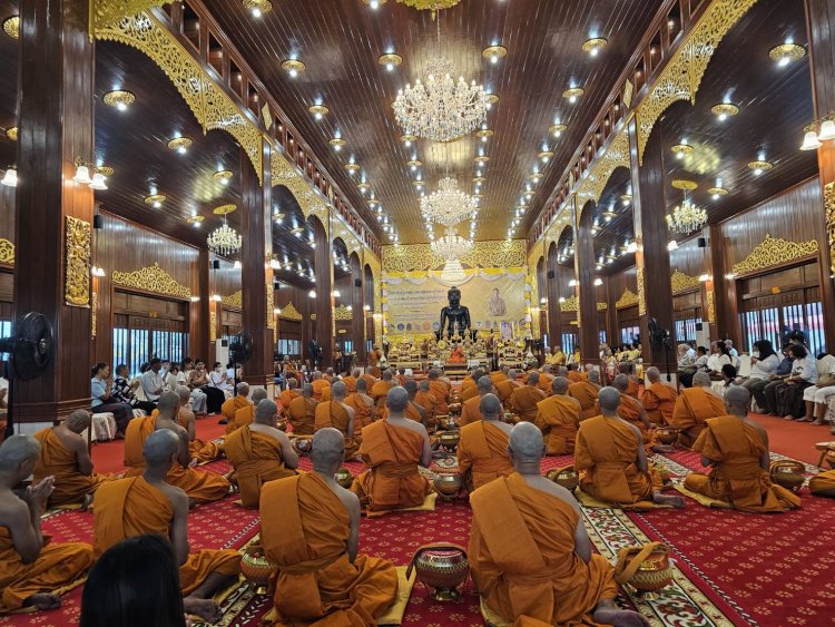 ชาวปราจีนบุรีบรรพชาอุปสมบทเฉลิมพระเกียรติในหลวง 73 พรรษา 28 กรกฎาคม