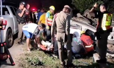 สลด!พ่อหวงลูกสาววัย 13 ขับกระบะตามหา เสียหลักพุ่งชนเสาไฟดับ 2 ศพ