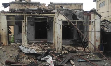 กองทัพเมียนมาบินทิ้งบอมบ์ถล่มชุมชนมัณฑะเลย์เสียชีวิต 12 ศพ บาดเจ็บเพียบ