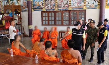 นุ่งสบงทรงยาบ้า!ฝ่ายปกครองจับมือ กอ.รมน.พิจิตร บุกตรวจพระ2วัด25รูปพบฉี่สีม่วง4รูปจับสึกทันที