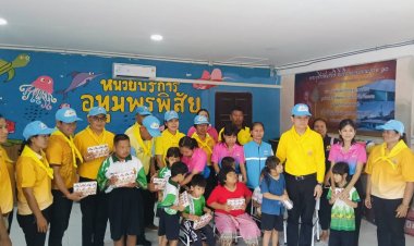 โปรดเกล้าฯ พระราชทานให้จังหวัดศรีสะเกษนำนมยูเอชทีให้แก่ผู้อพยพชายแดน