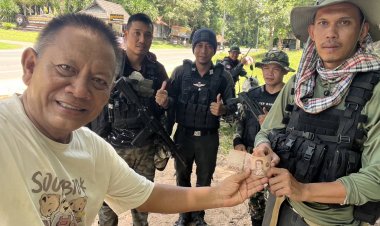 ห่วงลูกทหาร! แม่ขนครอบครัวเยี่ยมให้กำลังใจลูกชายทหารกล้าเฝ้าภูมะเขือ