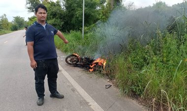 ระทึก!ไฟไหม้จยย.วอดทั้งคัน หนุ่มปริศนาซิ่งไปยังสุสานตามหาไร้ร่องรอย