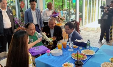 บิ๊กทหาร-ตำรวจ-นักการเมือง ตบเท้าเบิร์ดเดย์ 80 ปี "ลุงป้อม"คึกคัก