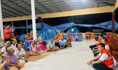 ผู้ว่าฯ ศรีสะเกษ ลงพื้นที่ตรวจเยี่ยมและให้กำลังใจผู้อพยพที่ศูนย์พักพิงชั่วคราว