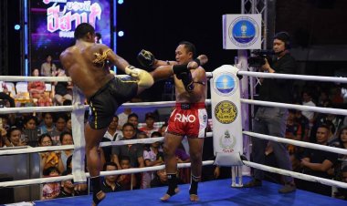 "บัวขาว"ชกโชว์ "แสนชัย"งานนุ่งผ้าซิ่น กินข้าวปุ้น บุญผะเหวด" สารคาม