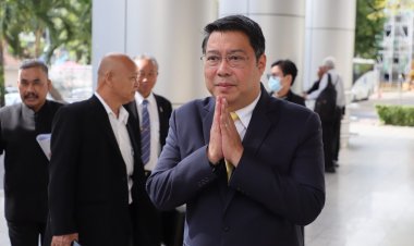 “สืบพงษ์”ขึ้นศาลสืบพยานนัดแรกฟ้องรักษาการอธิบดี ม.รามฯข้อหาเบิกความเท็จปมยื่นถอดถอน