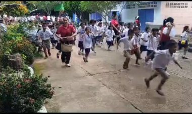 ชรบ.เข้มดูแลหมู่บ้านชายแดนขุนหาญ-ซักซ้อมอพยพหนีภัยไปยังหลุมหลบภัย