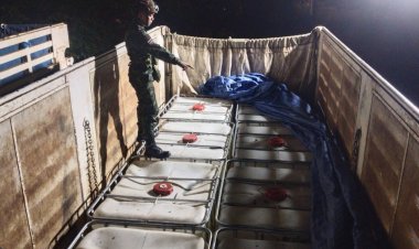 ฉก.ราชมนูสนธิกำลังตำรวจสกัดตรวจยึดน้ำมัน 6 หมื่นลิตรลักลอบขนไปเมียนมา