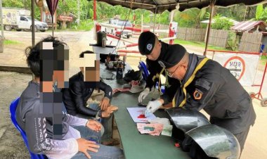 ฉก.ทพ.35  สกัดจับ 2 ผู้ต้องหาค้ายาบ้า ขับจยย.ตระเวนส่งลูกค้าอ.ท่าสองยาง