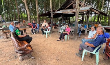 ผู้ว่าฯ ศรีสะเกษ ลงพื้นที่ติดตามการซ่อมแซมบ้านเรือนผู้ประสบภัยชายแดนกันทรลักษ์
