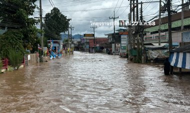 ฝนตกหนัก น้ำป่าทะลักท่วม อ.แม่แจ่ม จมบาดาล ชาวบ้านชี้หนักกว่าปี' 54
