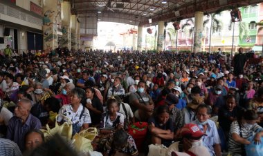 มูลนิธิร่วมกุศล สมุทรปราการ จัดพิธีทิ้งกระจาด แจกข้าวสาร อาหารแห้งให้แก่ผู้ยากไร้