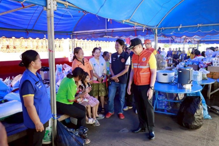 ศรีสะเกษย้ำ! ไม่ได้นิ่งนอนใจ – เร่งดูแลพี่น้องประชาชนในศูนย์พักพิงชั่วคราวอย่างใกล้ชิด
