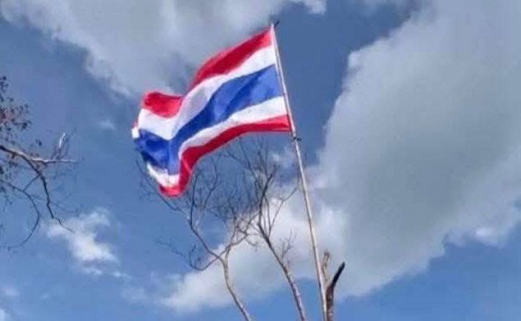 เปลี่ยนธงชาติไทยผืนใหม่ ใหญ่.! กว่าเดิม เด่นเป็นสง่า โบกสบัด บนยอดภูมะเขือ