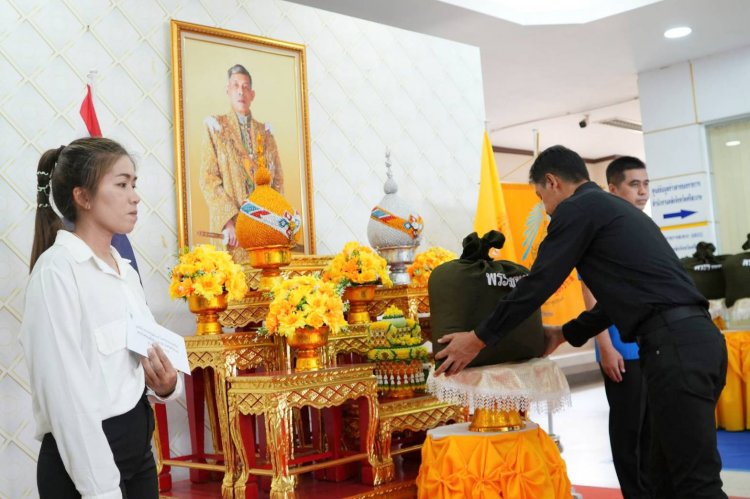 มูลนิธิราชประชานุเคราะห์มอบเงินและสิ่งของพระราชทานแก่ครอบครัวผู้เสียชีวิต