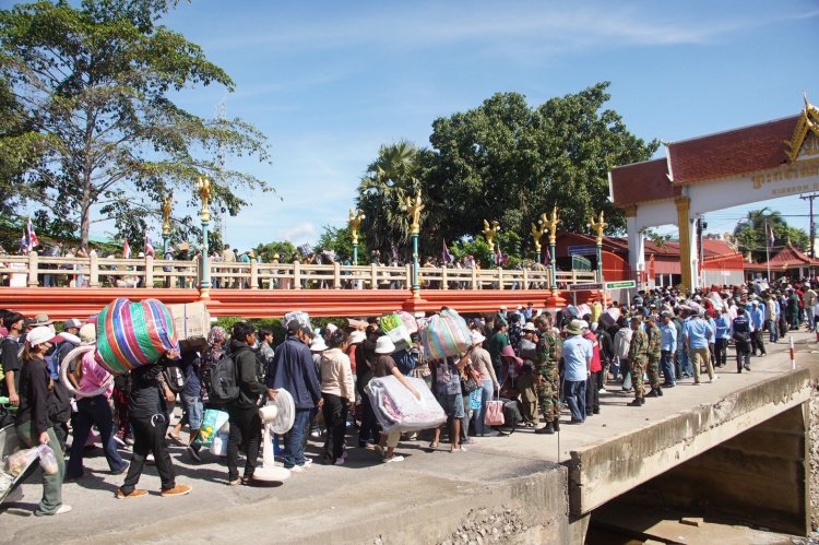 รวดเร็วทันใจ!ด่านบ้านแหลมใช้เวลา 20นาทีส่งกัมพูชา 1 พันคนกลับมาตุภูมิ