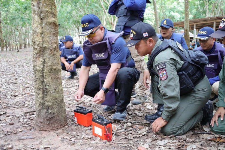 ศูนย์ปฏิบัติการทุ่นระเบิดฯลงพื้นที่ศรีสะเกษ-สุรินทร์ กำกับดูแลการเก็บกู้ทำลายระเบิด