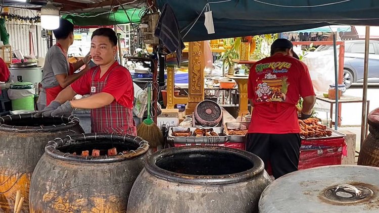 สามชั้นแดงไข่เค็มติดเทรนด์! “หวาน หมูอบโอ่ง”อร่อยโดนใจคู่เมืองเชียงใหม่