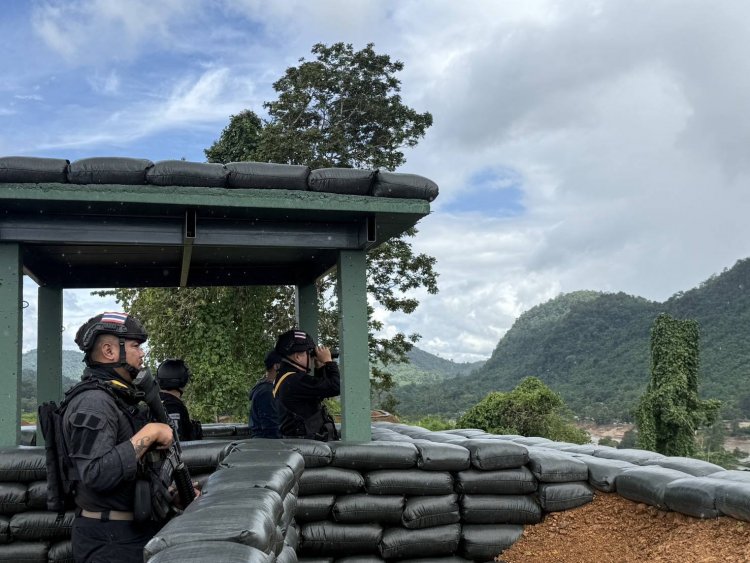 ผู้การ ทพ. 35 ลงพื้นที่ท่าสองยางติดตามสถานการณ์การสู้รบเดือด เมียนมา-กะเหรี่ยง