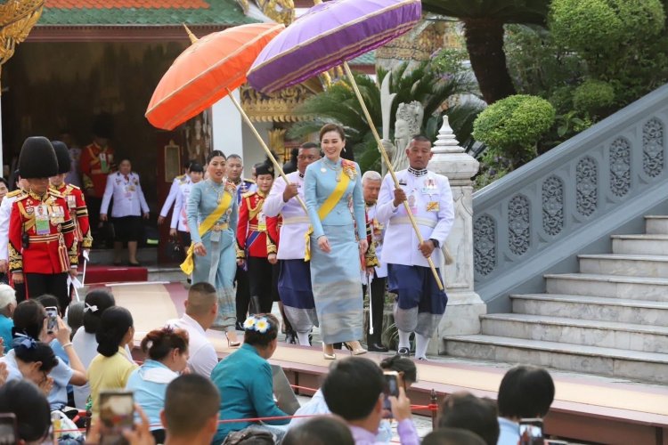 พระราชินีเสด็จฯ แทนพระองค์ ไปในการพระราชพิธีเฉลิมพระชนมพรรษา