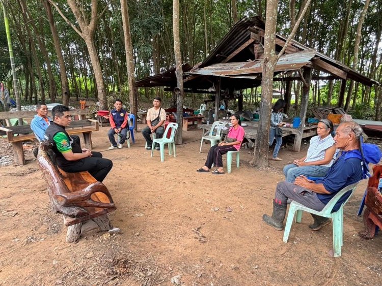 ผู้ว่าฯ ศรีสะเกษ ลงพื้นที่ติดตามการซ่อมแซมบ้านเรือนผู้ประสบภัยชายแดนกันทรลักษ์