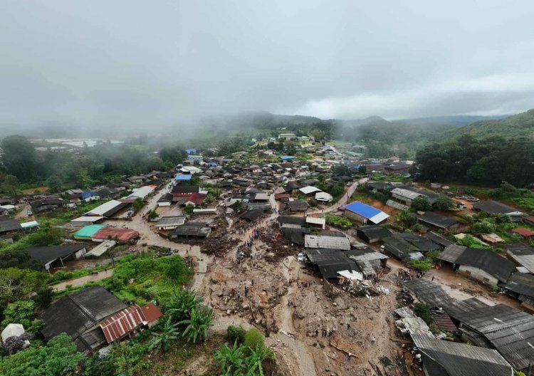 ภาพมุมสูง ฝนตกหนัก ดินสไลด์ ภัยพิบัติครั้งใหญ่ถล่มบ้านปางอุ๋ง