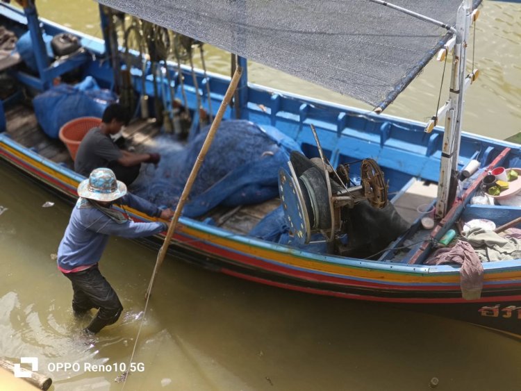 บางมุมชีวิตประมงพื้นบ้านริมคลองตุยง “อาชีพคนขายปลา”