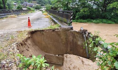 พายุฝนถล่มหนัก น้ำท่วม ถนนพัง พื้นที่ชายแดน