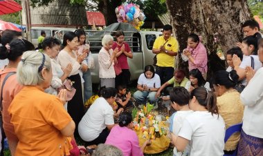 วิถีชุมชน!!! หลบบ้านเข้าวัดทำบุญเดือนสิบ ไหว้ตายาย-ชิงเปรตปลายด้ามขวาน