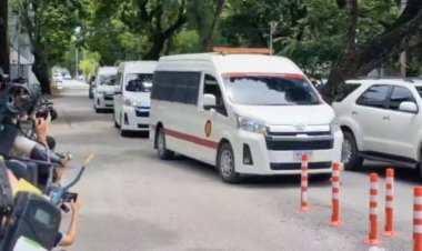 ราชทัณฑ์นำตัว "ทักษิณ" ขึ้นรถตู้เข้าเรือนจำพิเศษกรุงเทพฯ