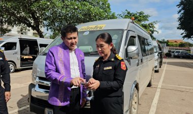 ผู้ว่าฯน่าน ตรวจเข้มความพร้อมรถตู้รับ-ส่งนักเรียน เดินหน้าโครงการยกระดับความปลอดภัย  ตั้งเป้าอุบัติเหตุเป็นศูนย์