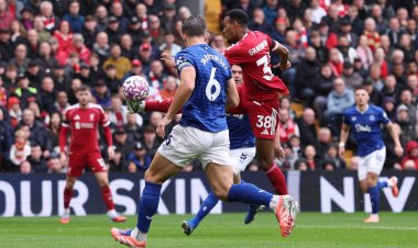 "หงส์"โบยบินเก็บชัย 5 นัดซ้อนโกย 15 แต้มยึดจ่าฝูงพรีเมียร์ลีก