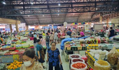 พังงาคึกคัก!แห่ซื้อขนม5อย่างอุทิศให้ผู้ล่วงลับวันสารทเดือนสิบ