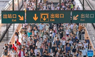 สถิติการเดินทางช่วงวันหยุดฤดูร้อนในจีนรวม 11,900 ล้านครั้ง