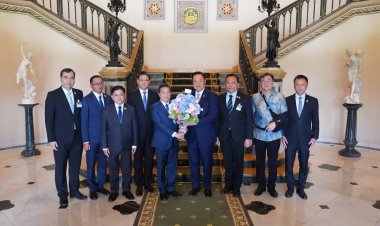 "ปลัดป๊อป" นำทีมผู้บริหารกระทรวงมหาดไทย ร่วมแสดงความยินดีกับนายกรัฐมนตรี