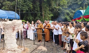 คลื่นปชช.นับพันแห่ร่วมพิธีหลอมกกระสุนปืนใหญ่มอบค่ายทหารกล้าชายแดนอีสาน