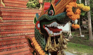 วิถีชาวใต้ !!! ทำบุญประเพณีชักพระแขวนข้าวต้ม “บูชาพญานาค” หัวเรือพระ