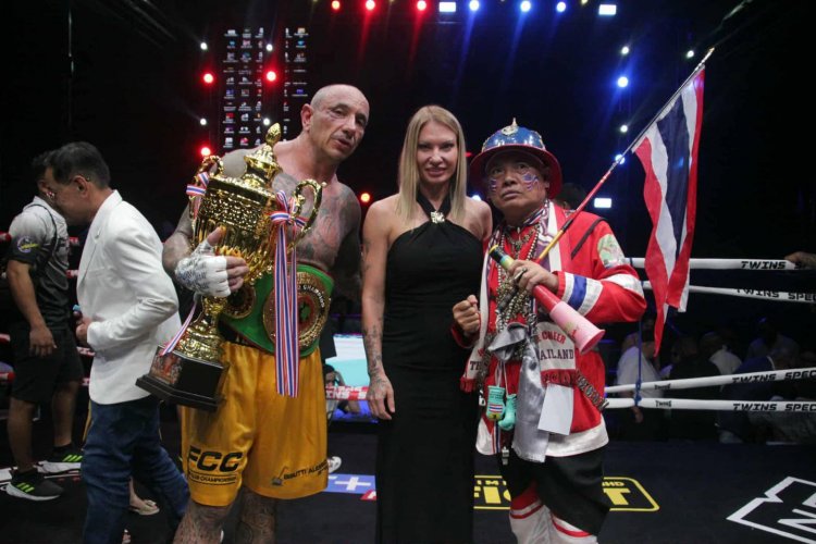 แลกหมัดดุเดือด!!!อเลสซิโอ" ถลุงชนะคะแนน ป้องเข็มขัด "UBO WORLD"