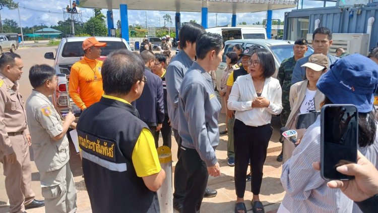 กมธ.กฎหมายฯลงพื้นที่ดศรีสะเกษตรวจติดตามบ้านเรือนประชาชนและปั๊มน้ำมันที่ถูกระเบิด BM-กัมพูชาเงินเยียวยายังล่าช้า