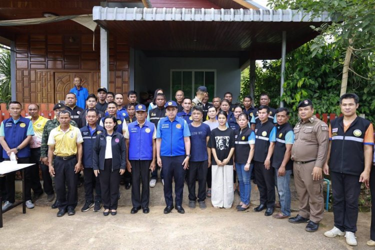 พ่อเมืองศรีสะเกษนำคณะเยี่ยมปลอบขวัญกำลังใจ 5 ครัวเรือนจากเหตุการณ์ชายแดน